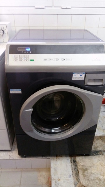Imagen Lavadora alta velocidad 1200 R.P.M. 4,8 KW. 400 V. 10 Kg.