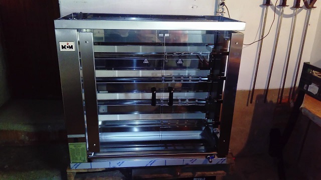 Imagen ASADOR DE POLLOS 4 ESPADAS MCM. MOTOR CADENA