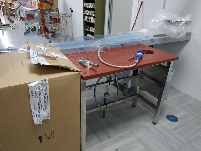 Imagen Mesa Acero Inox. Encimera de Polietileno Rojo, Azul con  