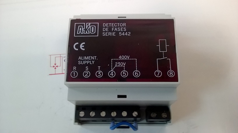 Imagen Rele AKO 5442. Detector desequilibrio de fases 400- 230 V