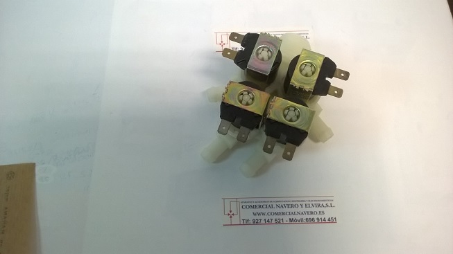 Imagen ELECTROVALVULA 4 VIAS 180º. 12mm. 230 V.