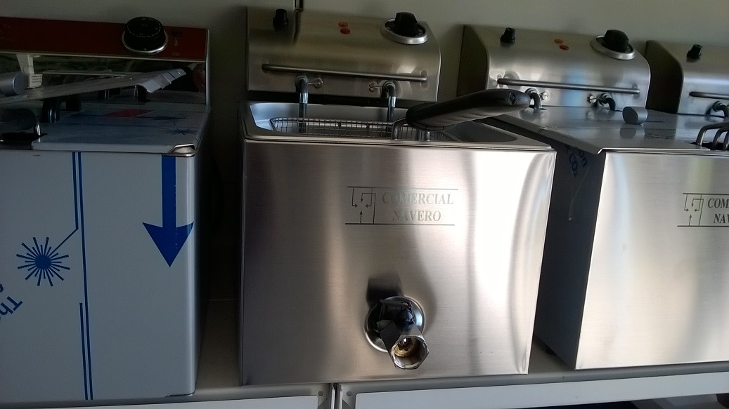 Imagen FREIDORA 9 L. 4 KW. 230 V. Con Grifo 1 Cesta Acero